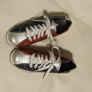 Women's 7.5 bowling shoes